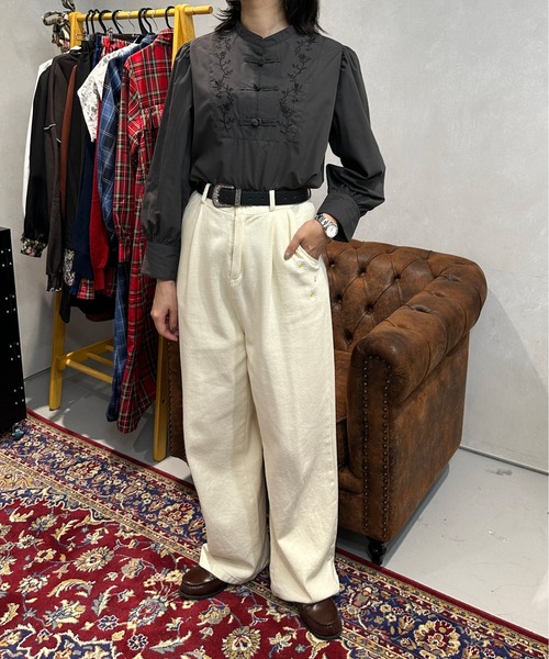 kutir（クティール）の「刺繍チャイナブラウス（シャツ/ブラウス・レディース・サックスブルー/オフホワイト/チャコールグレー・FREE）」の19枚目の写真