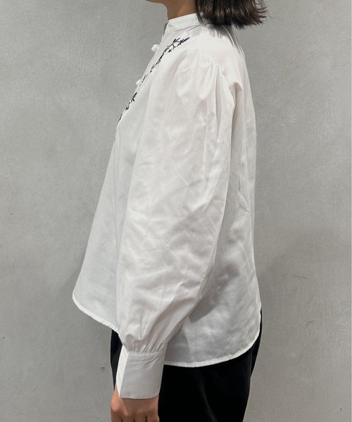 kutir（クティール）の「刺繍チャイナブラウス（シャツ/ブラウス・レディース・サックスブルー/オフホワイト/チャコールグレー・FREE）」の9枚目の写真