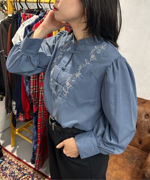 kutir（クティール）の「刺繍チャイナブラウス（シャツ/ブラウス・レディース・サックスブルー/オフホワイト/チャコールグレー・FREE）」の11枚目の写真