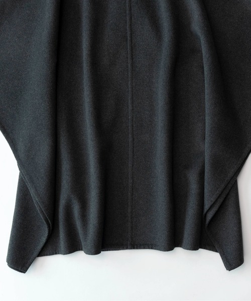 MAISON SPECIAL（メゾンスペシャル）の「Reversibule Sewing Poncho/リバーポンチョ【MAISON SPECIAL/メゾンスペシャル】（ポンチョ・レディース・ブラック/グレー/アイボリー・FREE）」の18枚目の写真