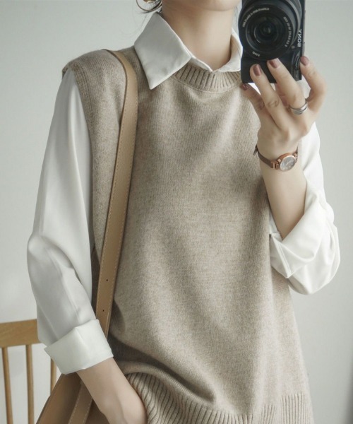 Ritzy(リッツィー)の「サイドスリット入り シンプルニットベスト(ベスト・レディース・ブラック/ダークグレー/ベージュ/グレー・FREE)」の4枚目の写真