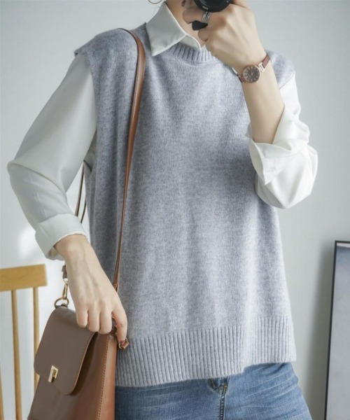 Ritzy(リッツィー)の「サイドスリット入り シンプルニットベスト(ベスト・レディース・ブラック/ダークグレー/ベージュ/グレー・FREE)」の6枚目の写真