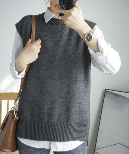 Ritzy(リッツィー)の「サイドスリット入り シンプルニットベスト(ベスト・レディース・ブラック/ダークグレー/ベージュ/グレー・FREE)」の8枚目の写真