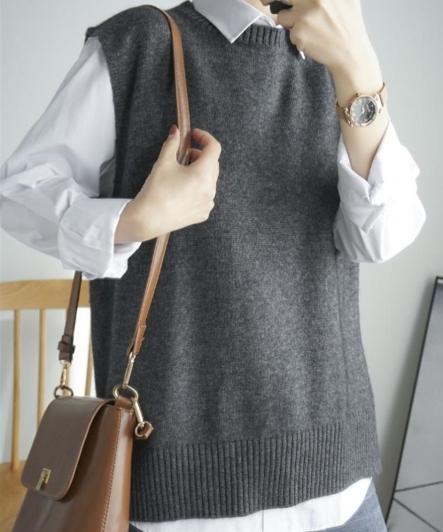 Ritzy(リッツィー)の「サイドスリット入り シンプルニットベスト(ベスト・レディース・ブラック/ダークグレー/ベージュ/グレー・FREE)」の9枚目の写真