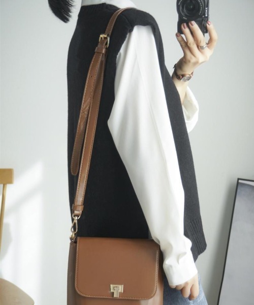 Ritzy(リッツィー)の「サイドスリット入り シンプルニットベスト(ベスト・レディース・ブラック/ダークグレー/ベージュ/グレー・FREE)」の12枚目の写真