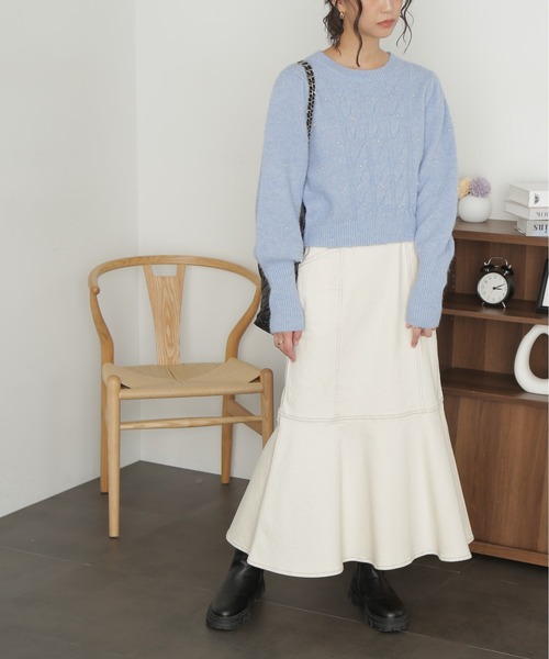 FREE'S MART(フリーズマート)の「◇パール付きケーブルショート丈ニット(ニット/セーター・レディース・ライトブルー/グレー/オフホワイト・FREE)」の4枚目の写真