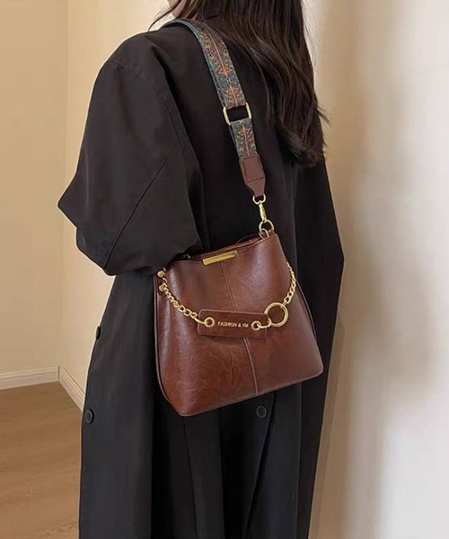 pumpkin port(パンプキンポート)の「チェーンチャーム付 柄ベルト ショルダー BAG(ショルダーバッグ・レディース・ブラック/ブラウン/カーキ/ベージュ/ブラック×ブラック/ワインレッド/ダークブラウン・FREE)」の13枚目の写真