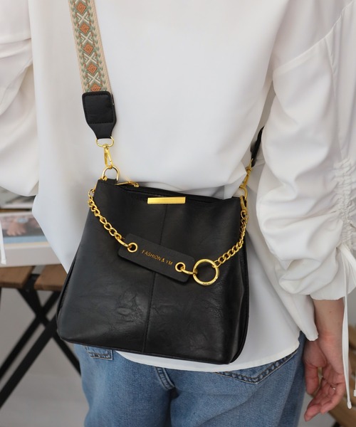 セール】チェーンチャーム付 柄ベルト ショルダー BAG