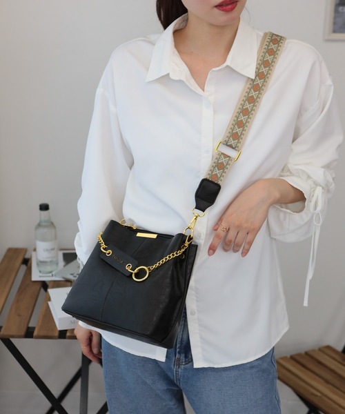 セール】チェーンチャーム付 柄ベルト ショルダー BAG