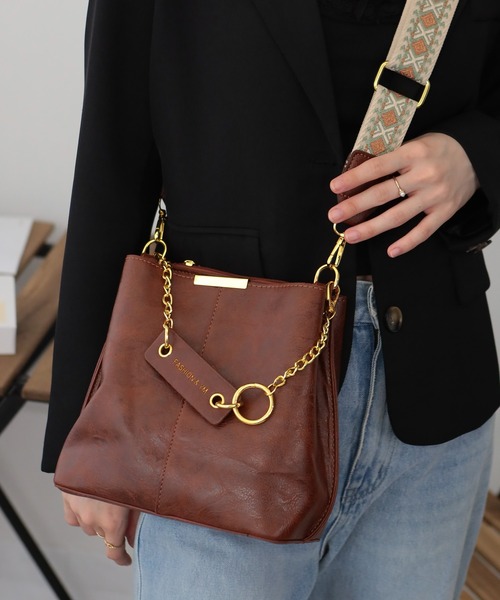 セール】チェーンチャーム付 柄ベルト ショルダー BAG