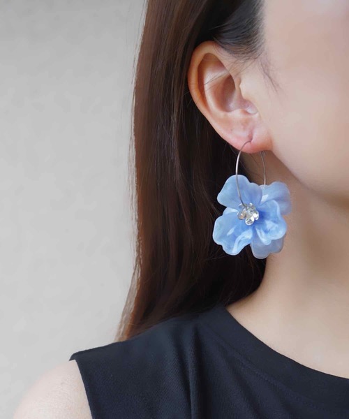 CERCA（チェルカ）の「jolie minette/ビックフラワー シルバー フープピアス（ピアス（両耳用）・レディース・ホワイト/ブルーパープル/クリア/ホワイト系/ブラウン系/ベージュ系/カーキ系/ピンク系/スカイブルー・FREE）」の21枚目の写真