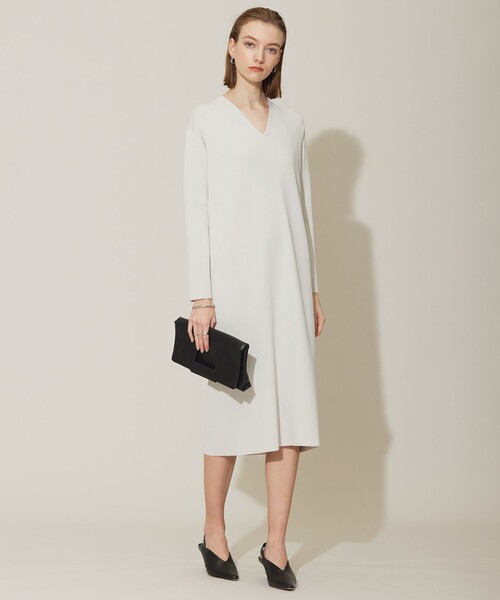 ICB(アイシービー)の「【洗える】 シンセティックフルニードル Vネックワンピース(ワンピース・レディース・ライトイエロー系/ブラック系・LARGE/X-LARGE)」の17枚目の写真