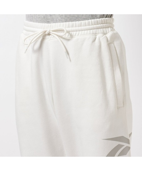 Reebok(リーボック)の「クラシック ビッグベクター パンツ / CL BV PANT(スウェットパンツ・メンズ・オフホワイト/ダークグリーン・LARGE/MEDIUM/SMALL/XX-LARGE/X-LARGE)」の10枚目の写真