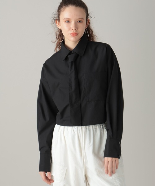 FOREVER 21（フォーエバー トゥエンティーワン）の「【2024SS】ネクタイ付きクロップドシャツ（シャツ/ブラウス・レディース・オフホワイト/ブラック/ライトブルー・FREE）」の4枚目の写真