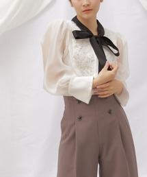 ◇フロントレースタイブラウス