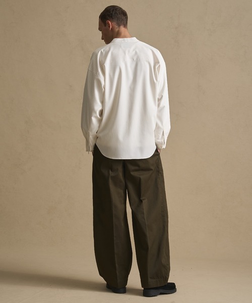 PUBLIC TOKYO（パブリックトウキョウ）の「コンフォートリラックスバンドカラーシャツ（シャツ/ブラウス・メンズ・ホワイト/ライトブラウン/ストライプ/ブルー/ダークブラウン/ベージュ×ブラック/ホワイト×ブルー/ホワイト×ブラウン・2/1/0/3/000）」の15枚目の写真