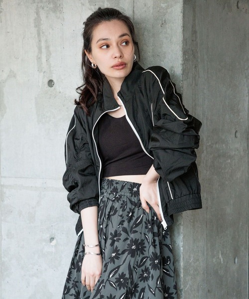 BAYFLOW(ベイフロー)の「ライントラックジャケット(ナイロンジャケット・レディース・ブラック/ブルー/オフホワイト・FREE)」の3枚目の写真