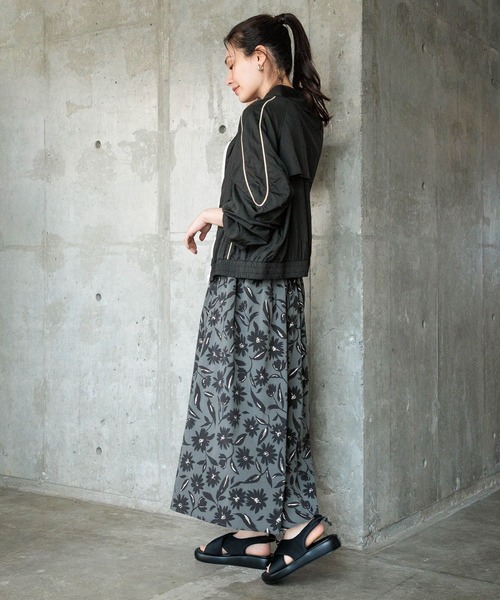 BAYFLOW(ベイフロー)の「ライントラックジャケット(ナイロンジャケット・レディース・ブラック/ブルー/オフホワイト・FREE)」の5枚目の写真