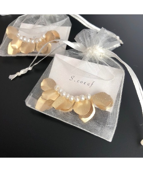 tone(トーン)の「【S.coeuf】メタルフラワーとパールのブローチ(MA)(ブローチ/コサージュ・レディース・ゴールド/シルバー・FREE)」の10枚目の写真