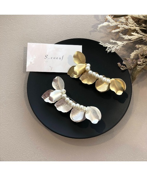 tone(トーン)の「【S.coeuf】メタルフラワーとパールのブローチ(MA)(ブローチ/コサージュ・レディース・ゴールド/シルバー・FREE)」の17枚目の写真