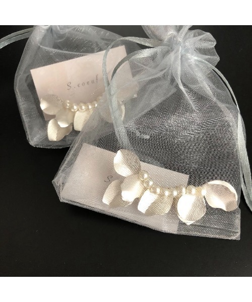 tone(トーン)の「【S.coeuf】メタルフラワーとパールのブローチ(MA)(ブローチ/コサージュ・レディース・ゴールド/シルバー・FREE)」の21枚目の写真