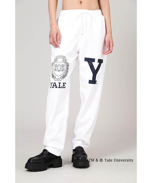 NBB WEEKEND ストレートパンツ ホワイト NBB WEEKEND（エヌビービー