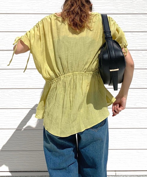 Q（キュー）の「ショルダードロストギャザーブラウス（シャツ/ブラウス・レディース・マスタード/レッド/グリーン・MEDIUM）」の22枚目の写真