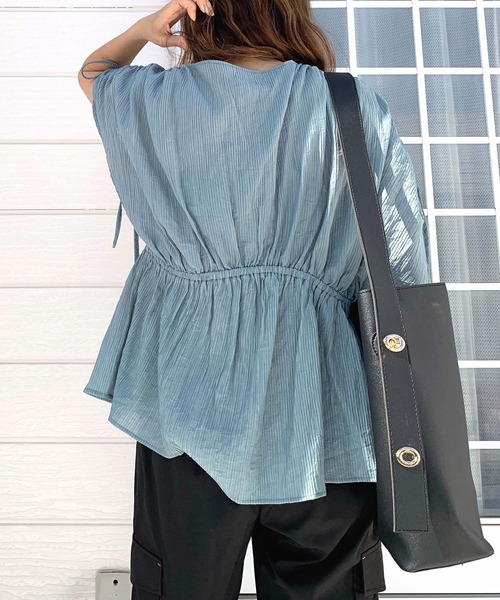 Q（キュー）の「ショルダードロストギャザーブラウス（シャツ/ブラウス・レディース・マスタード/レッド/グリーン・MEDIUM）」の14枚目の写真