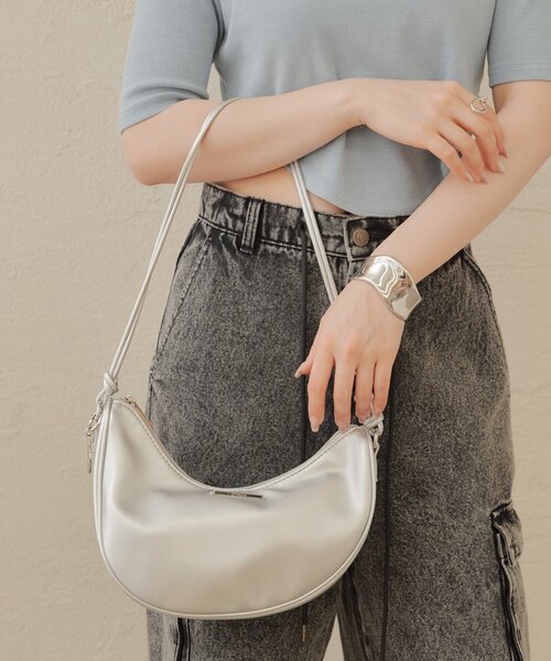 （美品）familiar ♡リンゴ柄 手提げバッグNAO Amazon.co.jp: ファミリア 品 リンゴ柄 トートバッグ familiar