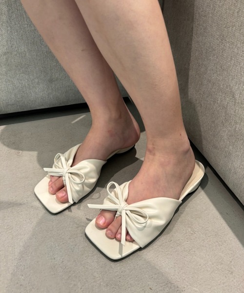 Birthday room（バースデイルーム）の「リボンサンダル（サンダル・レディース・ブラック/ホワイト・SMALL/MEDIUM/LARGE）」の5枚目の写真