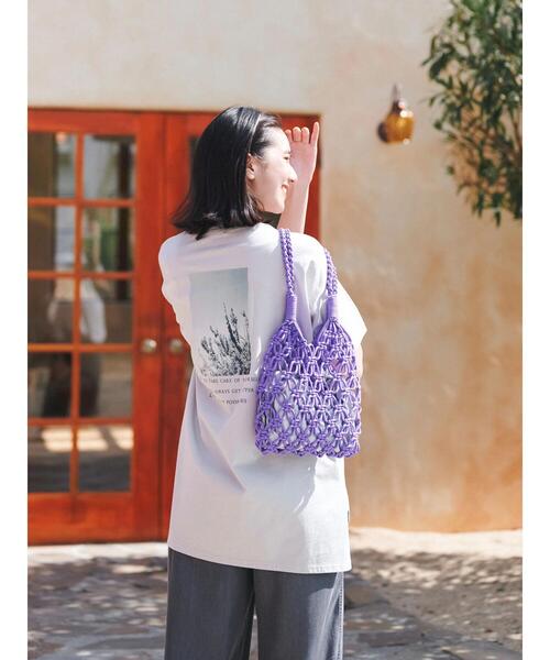 Samansa Mos2 blue（サマンサモスモスブルー）の「巾着付コードマクラメバッグ（ハンドバッグ・レディース・ブラック/パープル/オフホワイト・F）」の6枚目の写真