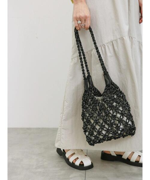 Samansa Mos2 blue（サマンサモスモスブルー）の「巾着付コードマクラメバッグ（ハンドバッグ・レディース・ブラック/パープル/オフホワイト・F）」の4枚目の写真