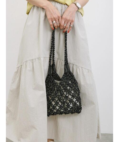 Samansa Mos2 blue（サマンサモスモスブルー）の「巾着付コードマクラメバッグ（ハンドバッグ・レディース・ブラック/パープル/オフホワイト・F）」の5枚目の写真