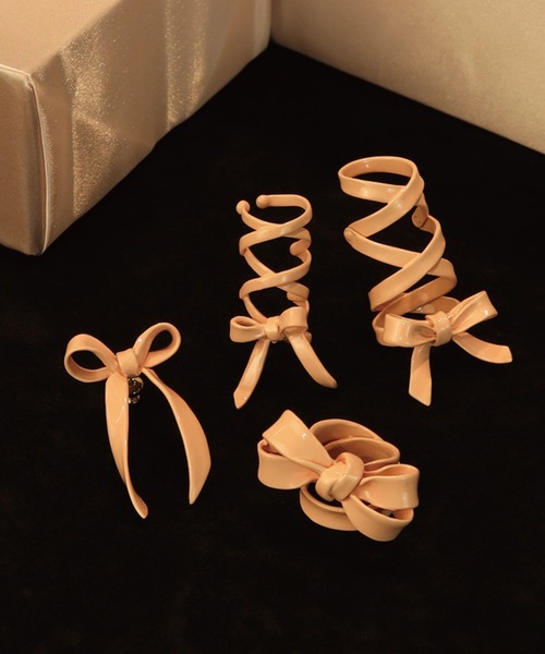 LOVE BY e.m. （ラブバイイーエム）の「ピンクリボンレース