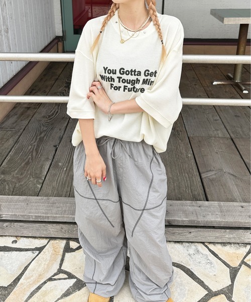sedacle(セダクル)の「ワッフルスタッズTEE(Tシャツ/カットソー・メンズ・ベージュ/ブラック/アイボリー・SMALL/MEDIUM/LARGE)」の5枚目の写真