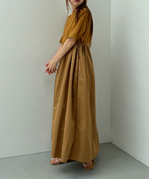 y/m（イム）の「異素材ドッキングドロストワンピース（ワンピース・レディース・ブラック/キャメル/アイボリー・FREE）」の5枚目の写真