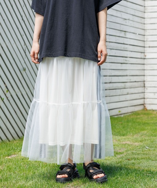 LAKOLE(ラコレ)の「サイドラインチュールスカート / 129024(スカート・レディース・ブラック/オフホワイト/グレー・SMALL/MEDIUM)」の7枚目の写真