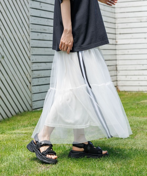 LAKOLE(ラコレ)の「サイドラインチュールスカート / 129024(スカート・レディース・ブラック/オフホワイト/グレー・SMALL/MEDIUM)」の8枚目の写真