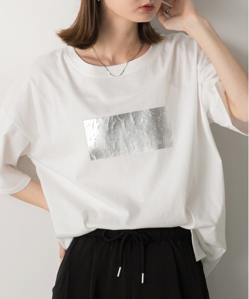 ad thie(アドティエ)の「箔プリント オーバーサイズTシャツ(Tシャツ/カットソー・レディース・ホワイト×ゴールド/ブラック/ホワイト×シルバー/チャコール・FREE)」の12枚目の写真