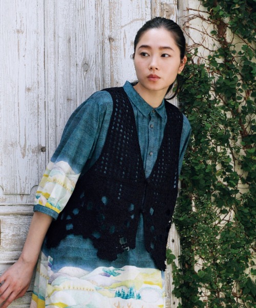 コットンアクリル　フラワーケミカルレースベスト