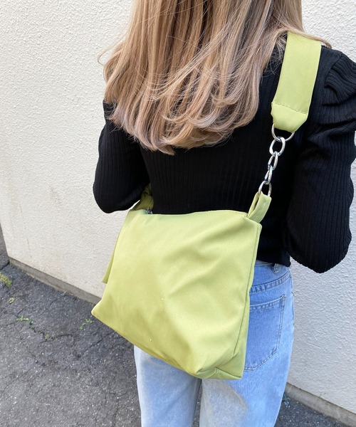 SHEPP(シープ)の「チェーンベルト ショルダーバッグ(ショルダーバッグ・レディース・グリーン/ブラック・F)」の3枚目の写真