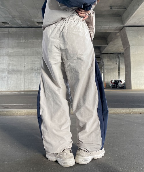 Chillfar（チルファー）の「サイドジップ切り替えナイロンパンツ / セットアップ着用可（その他パンツ・レディース・ライトグレー/レッド/ネイビー/チャコール/ブラック・FREE）」の21枚目の写真