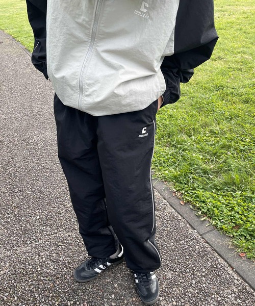 Chillfar（チルファー）の「サイドジップ切り替えナイロンパンツ / セットアップ着用可（その他パンツ・レディース・ライトグレー/レッド/ネイビー/チャコール/ブラック・FREE）」の7枚目の写真