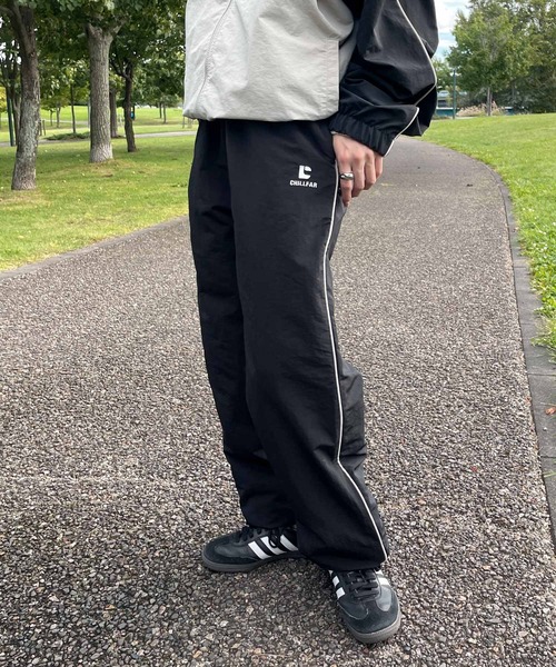 Chillfar（チルファー）の「サイドジップ切り替えナイロンパンツ / セットアップ着用可（その他パンツ・レディース・ライトグレー/レッド/ネイビー/チャコール/ブラック・FREE）」の8枚目の写真