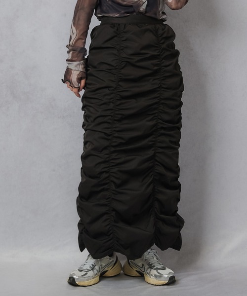 Lull(ルル)の「【Lull / ルル】シャーリングデザインカーゴスカート(スカート・レディース・ブラック/オリーブ・ONESIZE)」の2枚目の写真