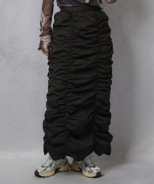 Lull(ルル)の「【Lull / ルル】シャーリングデザインカーゴスカート(スカート・レディース・ブラック/オリーブ・ONESIZE)」の3枚目の写真