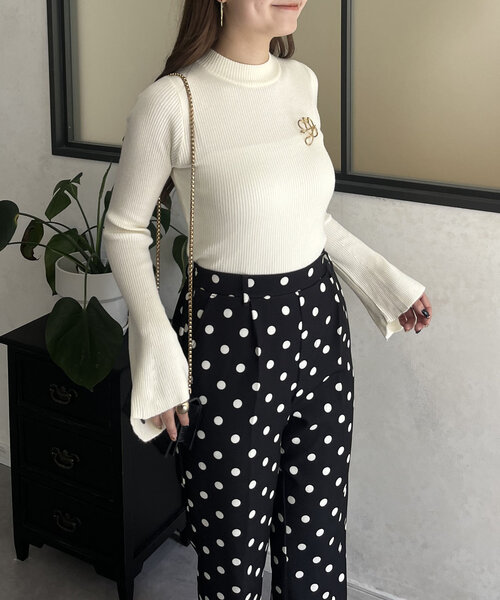 prose verse（プロズヴェール）の「フレアスリーブハイネックニット（ニット/セーター・レディース・レッド/ホワイト系その他/グレー/アイボリー/ブラック・MEDIUM/LARGE）」の8枚目の写真