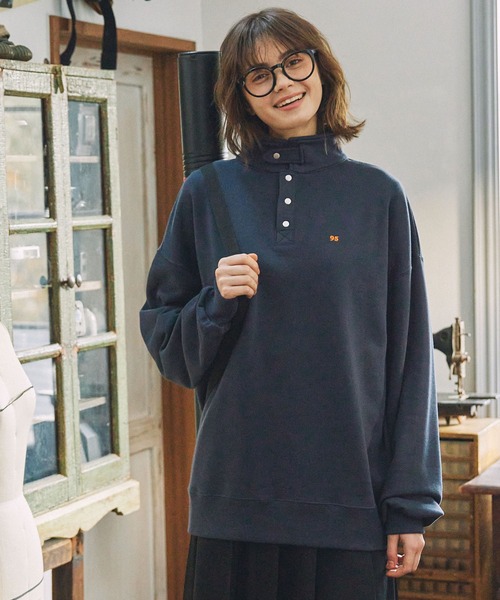 MONO-MART LADY'S(モノマートレディース)の「2WAY ナンバリング刺繍 オーバーサイズ スウェット(スウェット・レディース・スミクロ/ネイビー/杢グレー・FREE)」の5枚目の写真