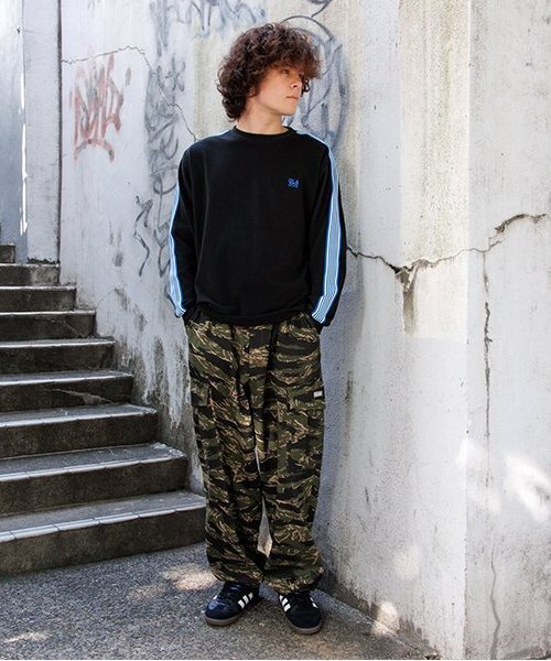 GLAZOS(グラソス)の「【大人向けサイズあり】【あったか】マイクロフリース・ライントレーナー(スウェット・キッズ・ブラック/カーキ・LL/S/M/L)」の6枚目の写真