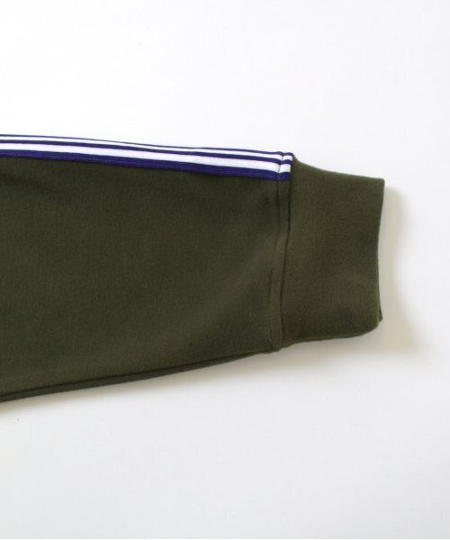 GLAZOS(グラソス)の「【大人向けサイズあり】【あったか】マイクロフリース・ライントレーナー(スウェット・キッズ・ブラック/カーキ・LL/S/M/L)」の8枚目の写真